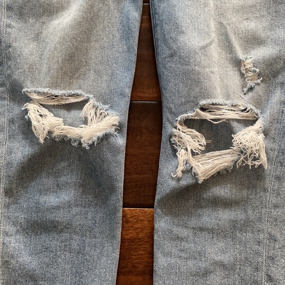 American Eagle high waisted jeans - Picture 3 of 3